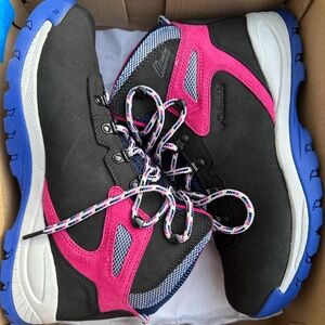 Columbia Newton Ridge Waterproof Boots